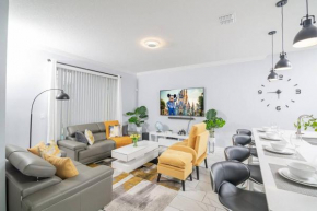 EPIC STYLISh retreat With Free water park near Disney